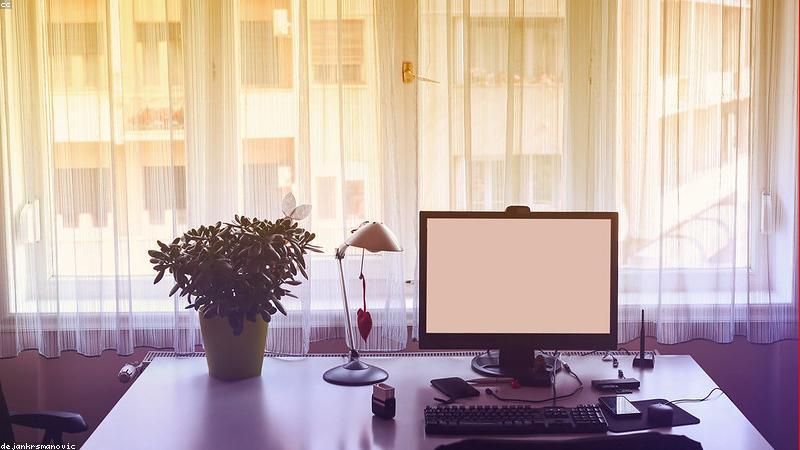 bt种子磁力搜索神器产品特性示意，展示高速索引与智能去重能力